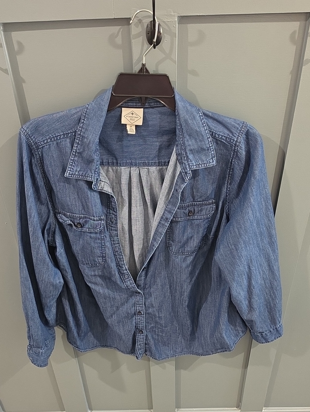 St. John's Bay Light Blue Chambray Button-Down Shirt